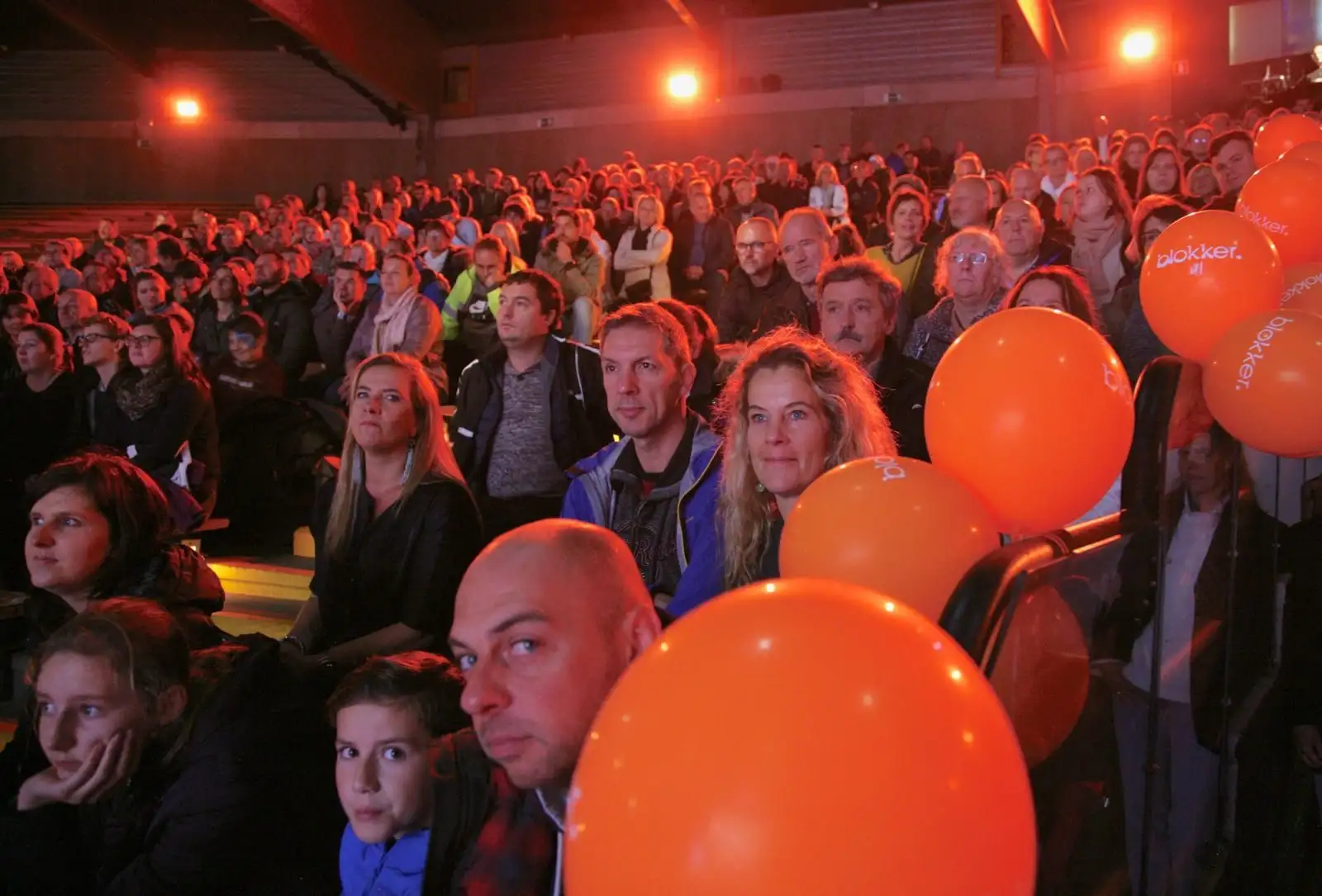 Blokker employees in the audience among orange balloons