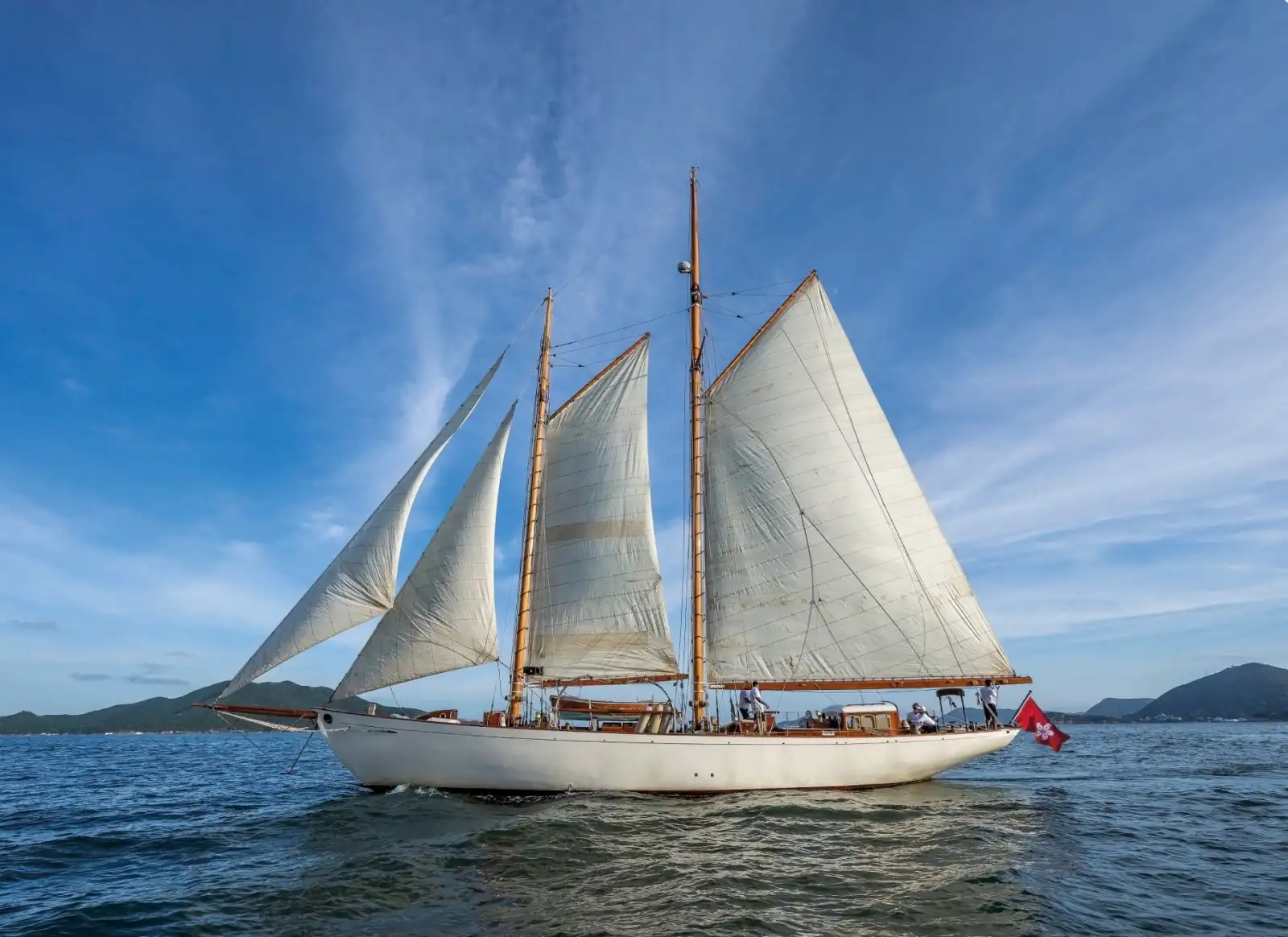 So Fong under full sail